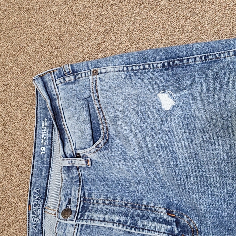 Arizona high rise slim straight Jeans. - Size 19 - Picture 4 of 10
